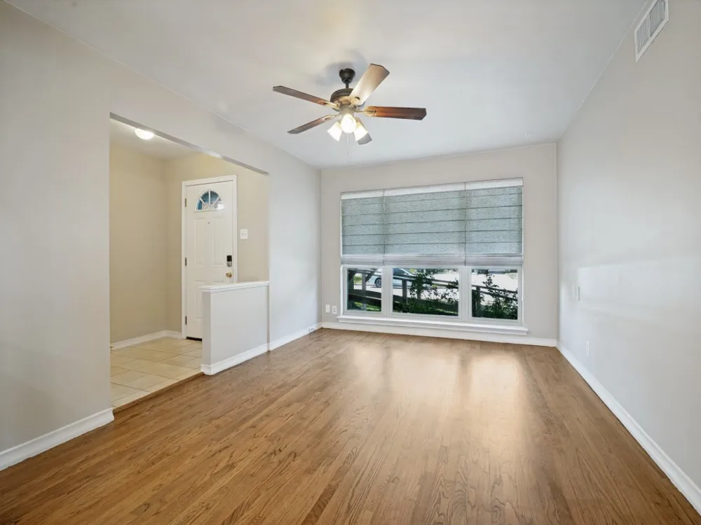 2725 Maverick Avenue Dallas, TX 75228