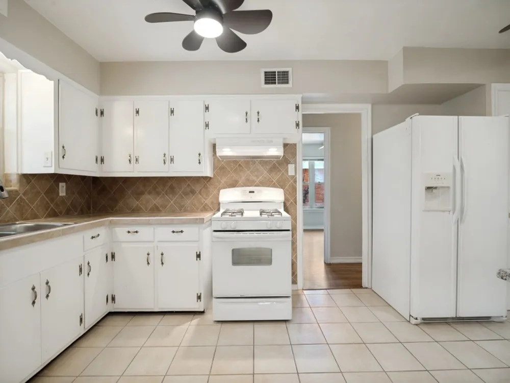 2725 Maverick Avenue Dallas, TX 75228