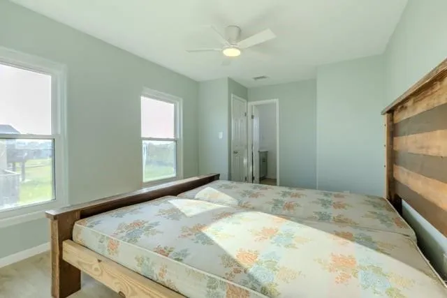 207 Beachfront Drive Matagorda, TX 77457
