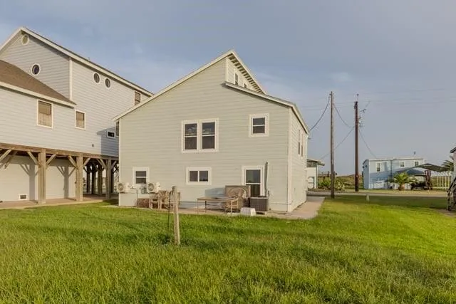 207 Beachfront Drive Matagorda, TX 77457