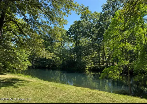 106 Holly Trail