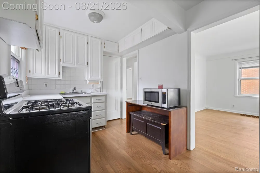 1849 Mayburn Street Dearborn City, MI 48128