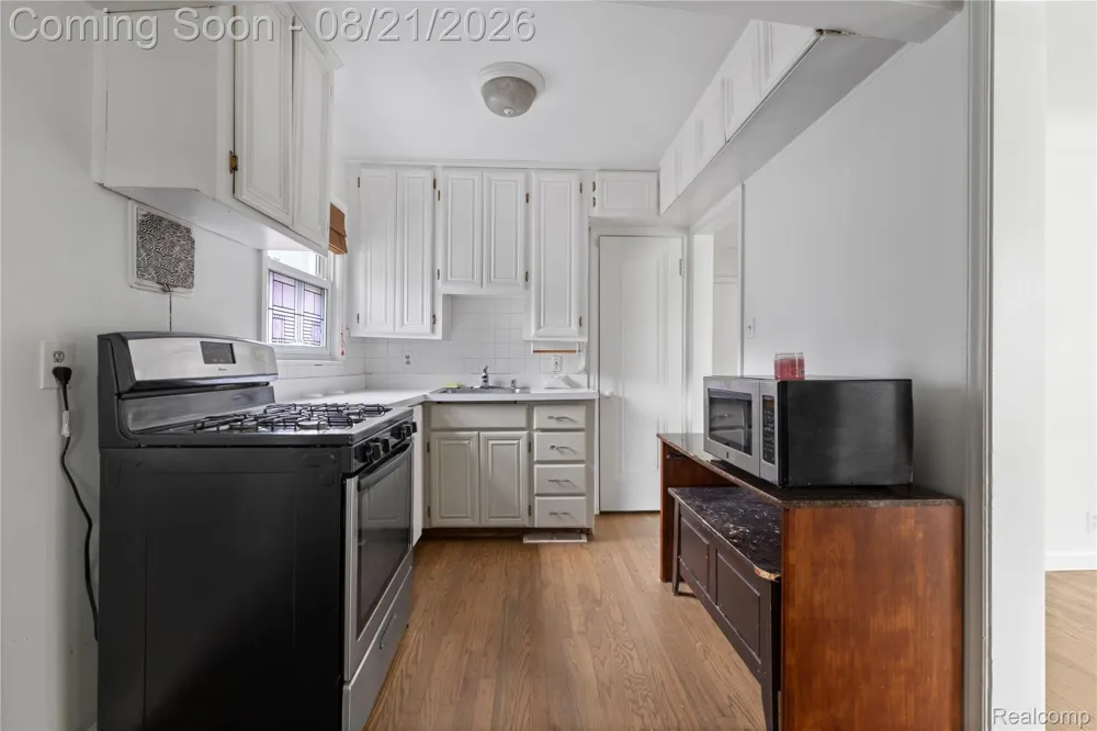 1849 Mayburn Street Dearborn City, MI 48128