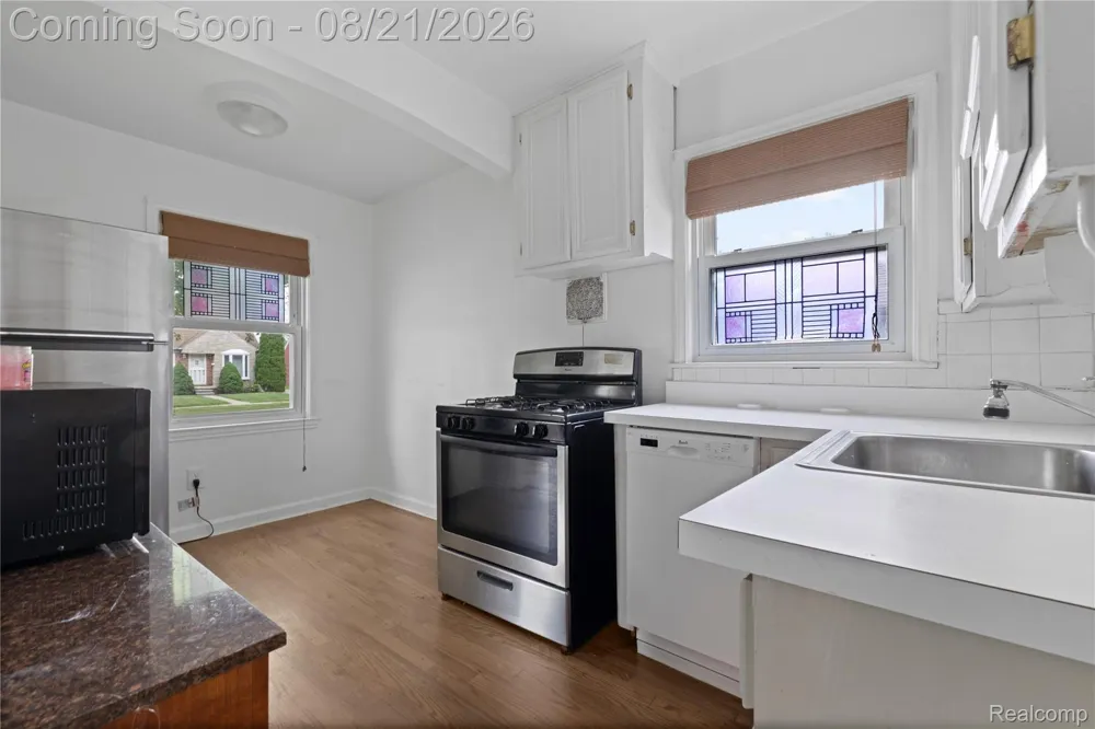 1849 Mayburn Street Dearborn City, MI 48128
