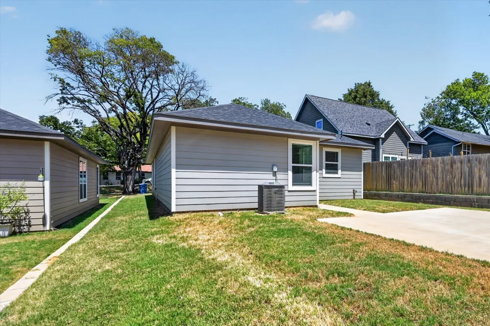 610 E Texas Street Denison, TX 75021