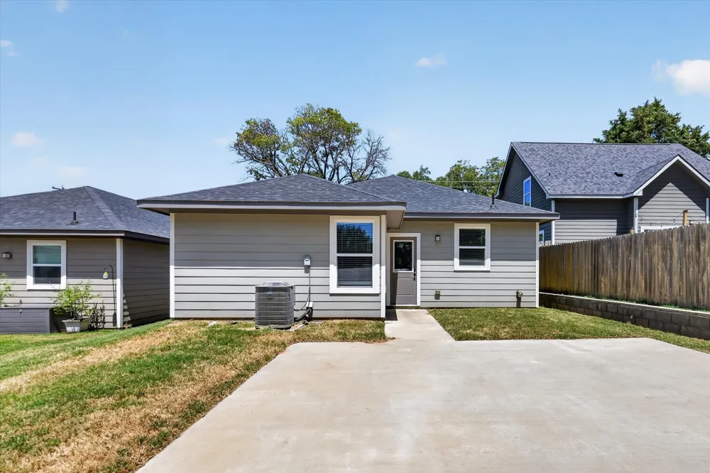 610 E Texas Street Denison, TX 75021