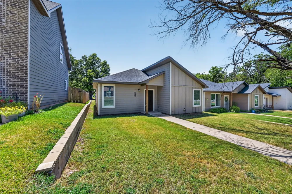 610 E Texas Street Denison, TX 75021