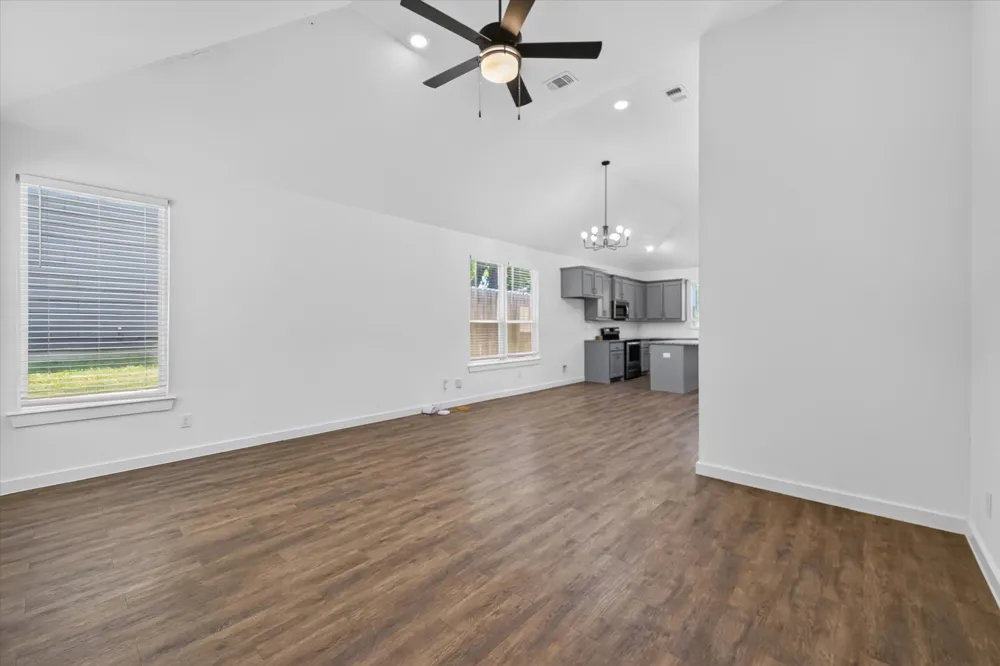 610 E Texas Street Denison, TX 75021