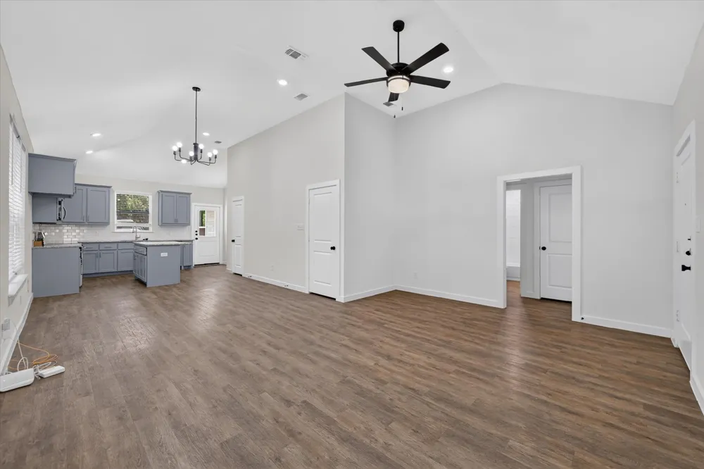 610 E Texas Street Denison, TX 75021