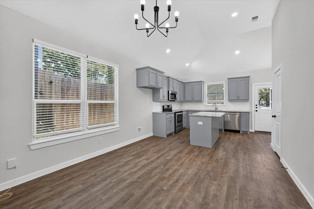 610 E Texas Street Denison, TX 75021