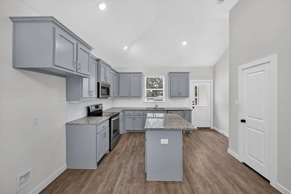 610 E Texas Street Denison, TX 75021