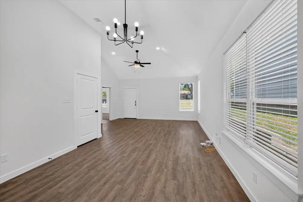 610 E Texas Street Denison, TX 75021