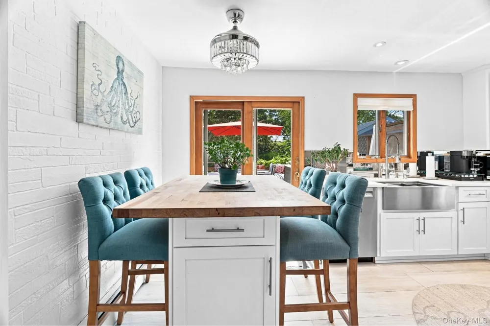 70 Fanning Avenue Hampton Bays, NY 11946