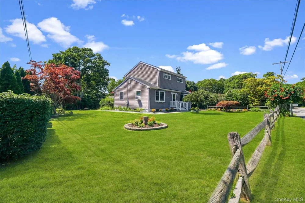 70 Fanning Avenue Hampton Bays, NY 11946