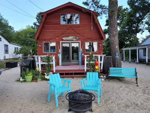 100 Reeves Bay Trail