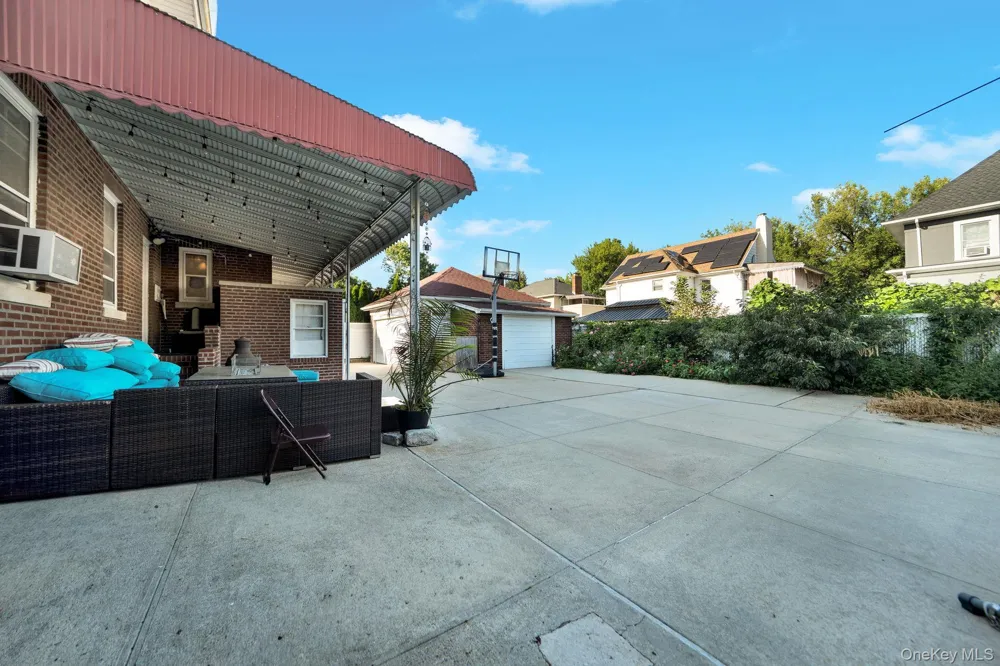 8833 195th Street Hollis, NY 11423