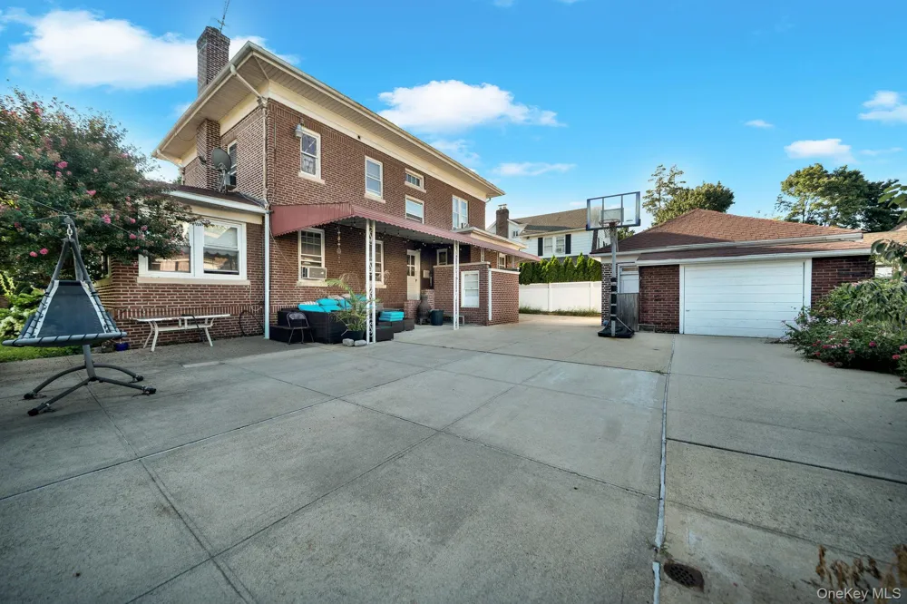 8833 195th Street Hollis, NY 11423