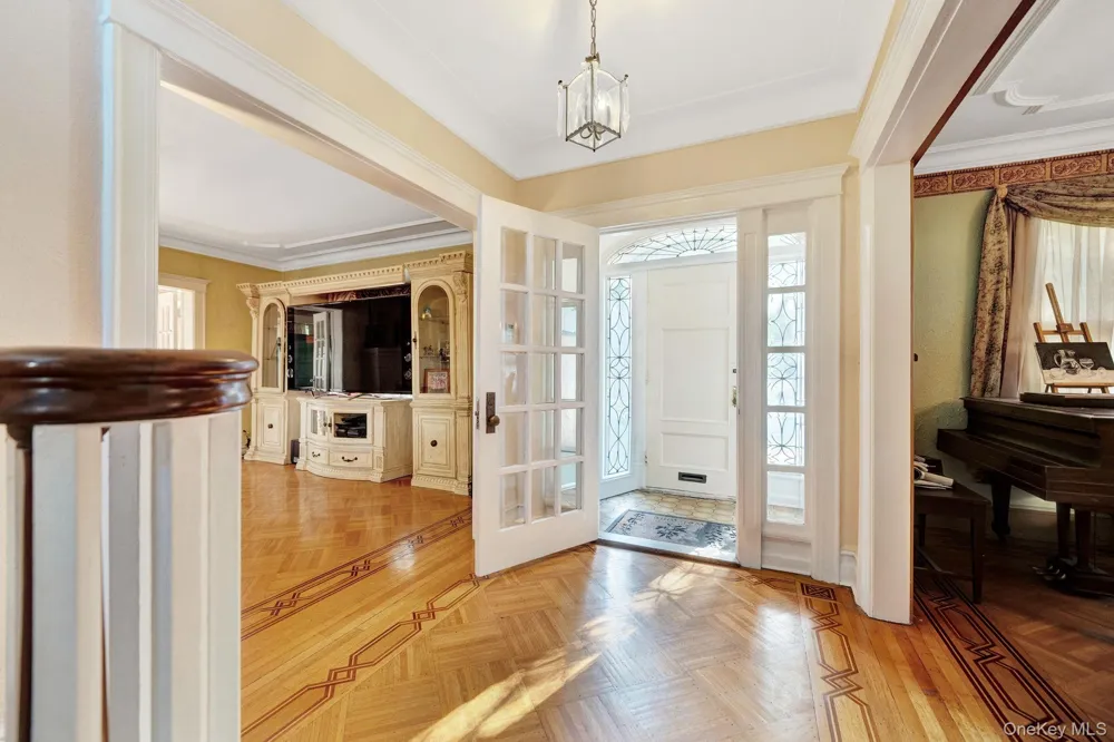 8833 195th Street Hollis, NY 11423