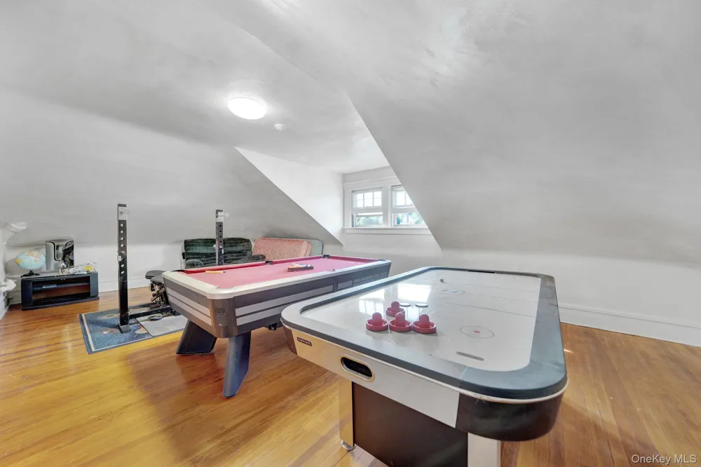 8833 195th Street Hollis, NY 11423