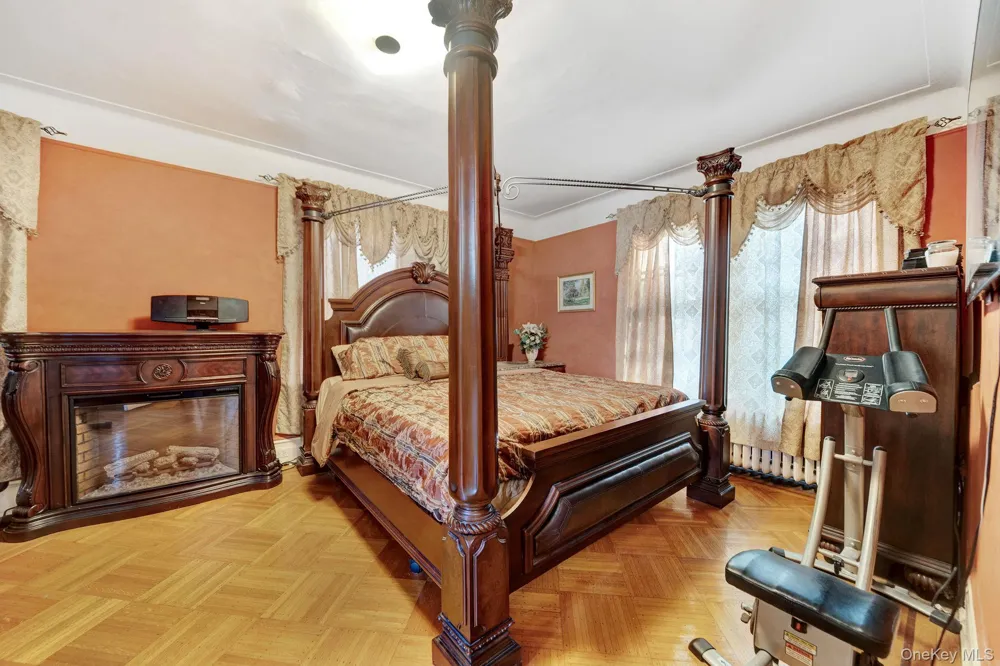 8833 195th Street Hollis, NY 11423