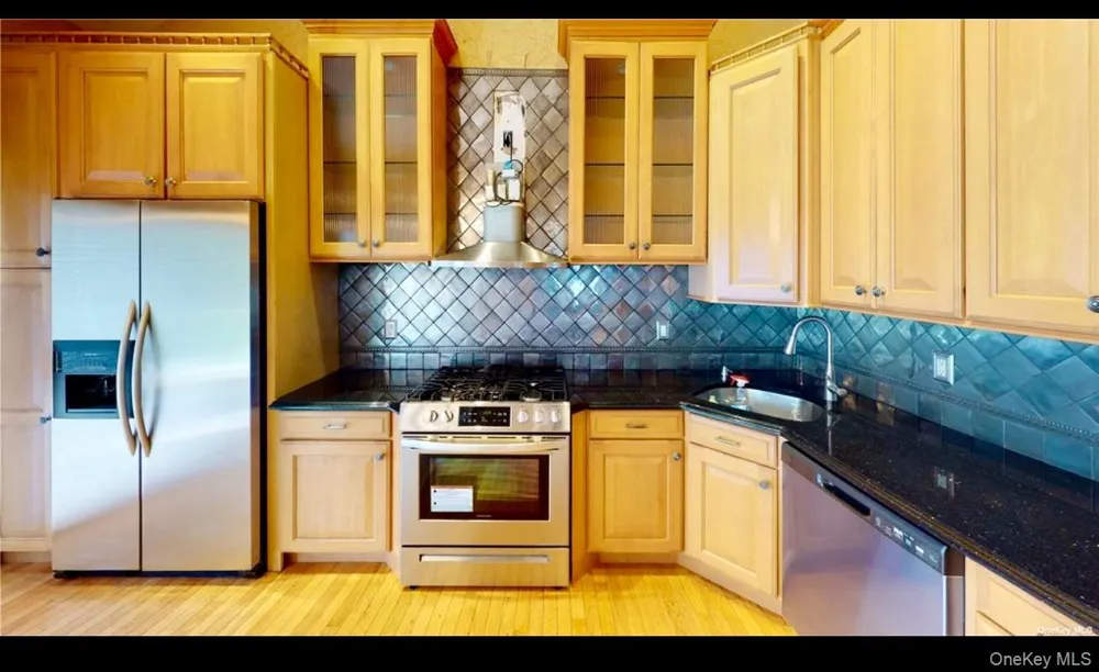 153 Constantine Way #153 Mount Sinai, NY 11766
