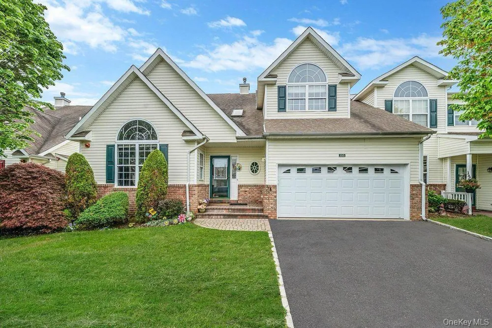 153 Constantine Way #153 Mount Sinai, NY 11766
