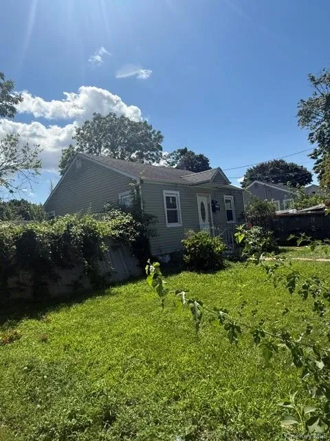 22 E Booker Avenue Wyandanch, NY 11798