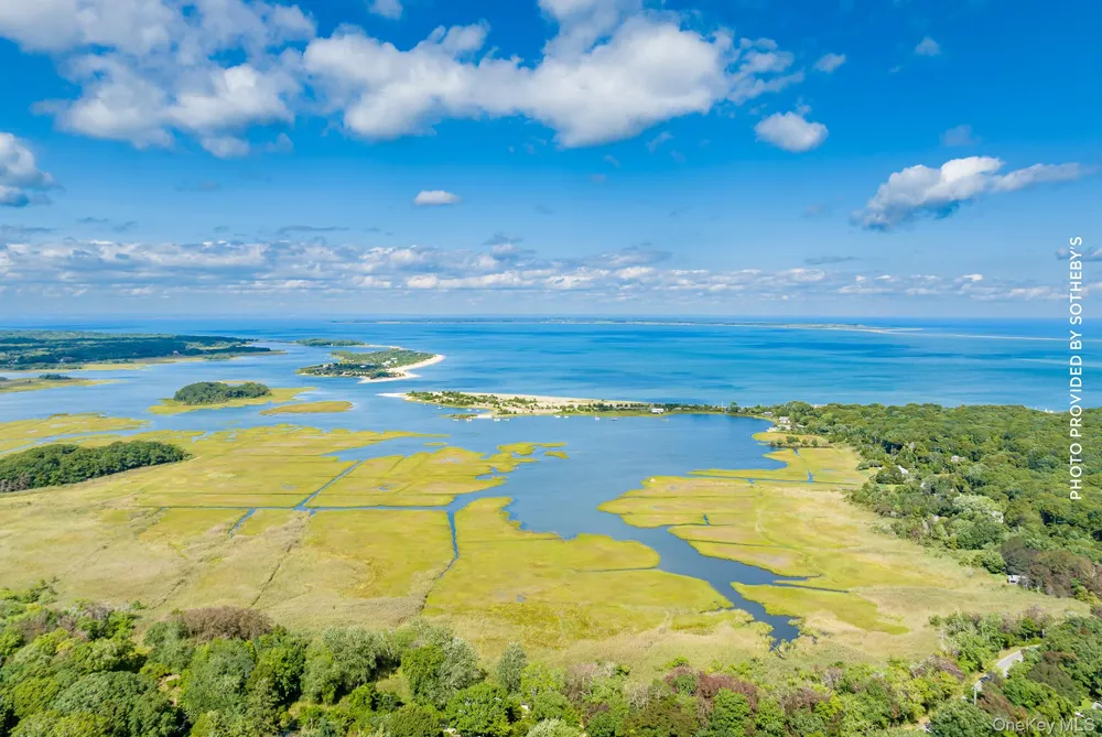 125 Neck Path East Hampton, NY 11937