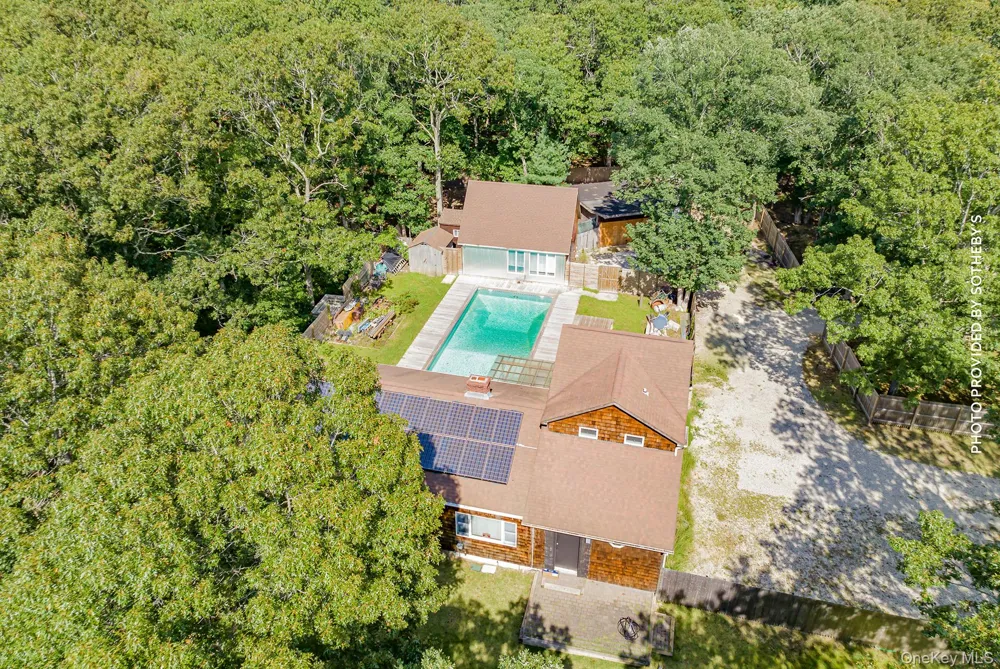 125 Neck Path East Hampton, NY 11937