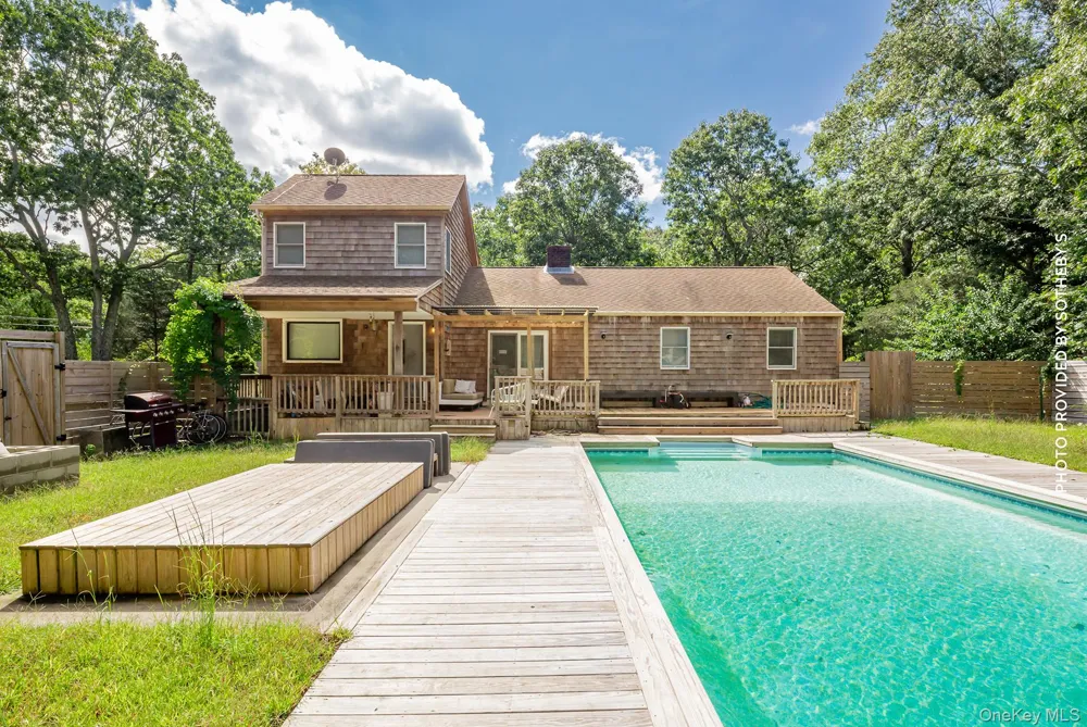 125 Neck Path East Hampton, NY 11937