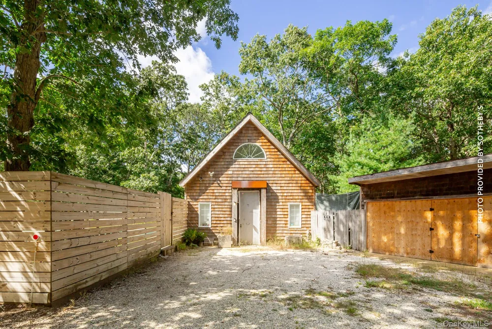 125 Neck Path East Hampton, NY 11937