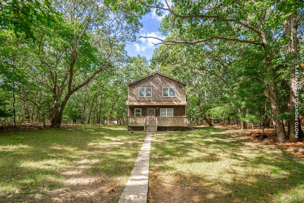 125 Neck Path East Hampton, NY 11937