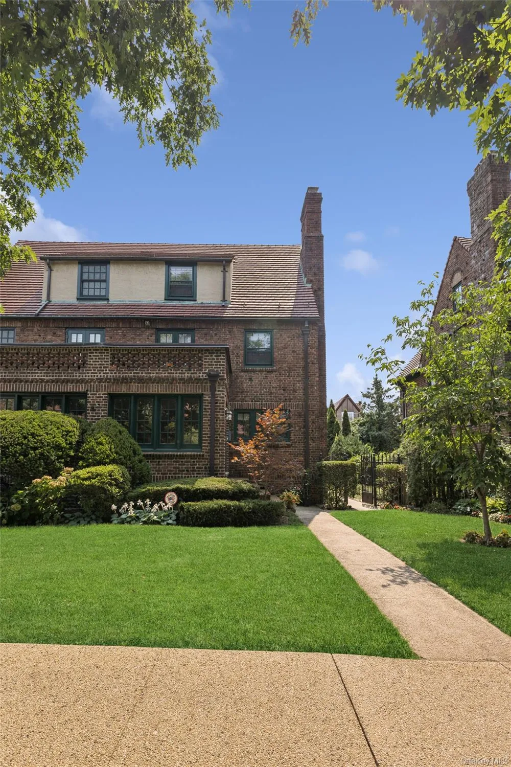 9 Whitson Street Forest Hills, NY 11375