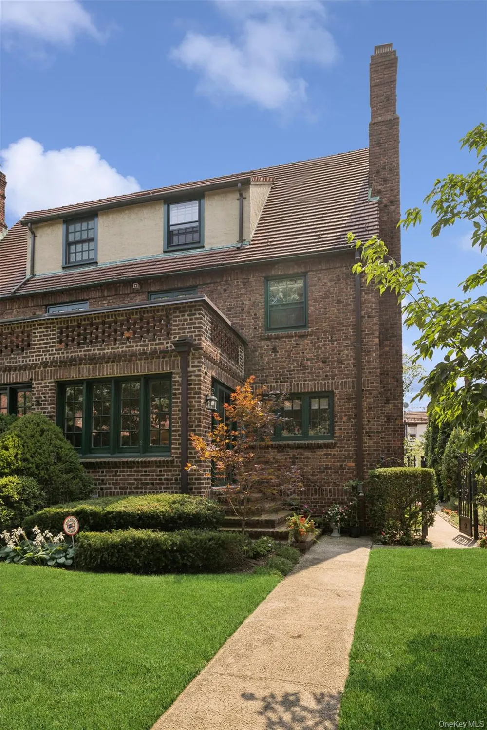 9 Whitson Street Forest Hills, NY 11375