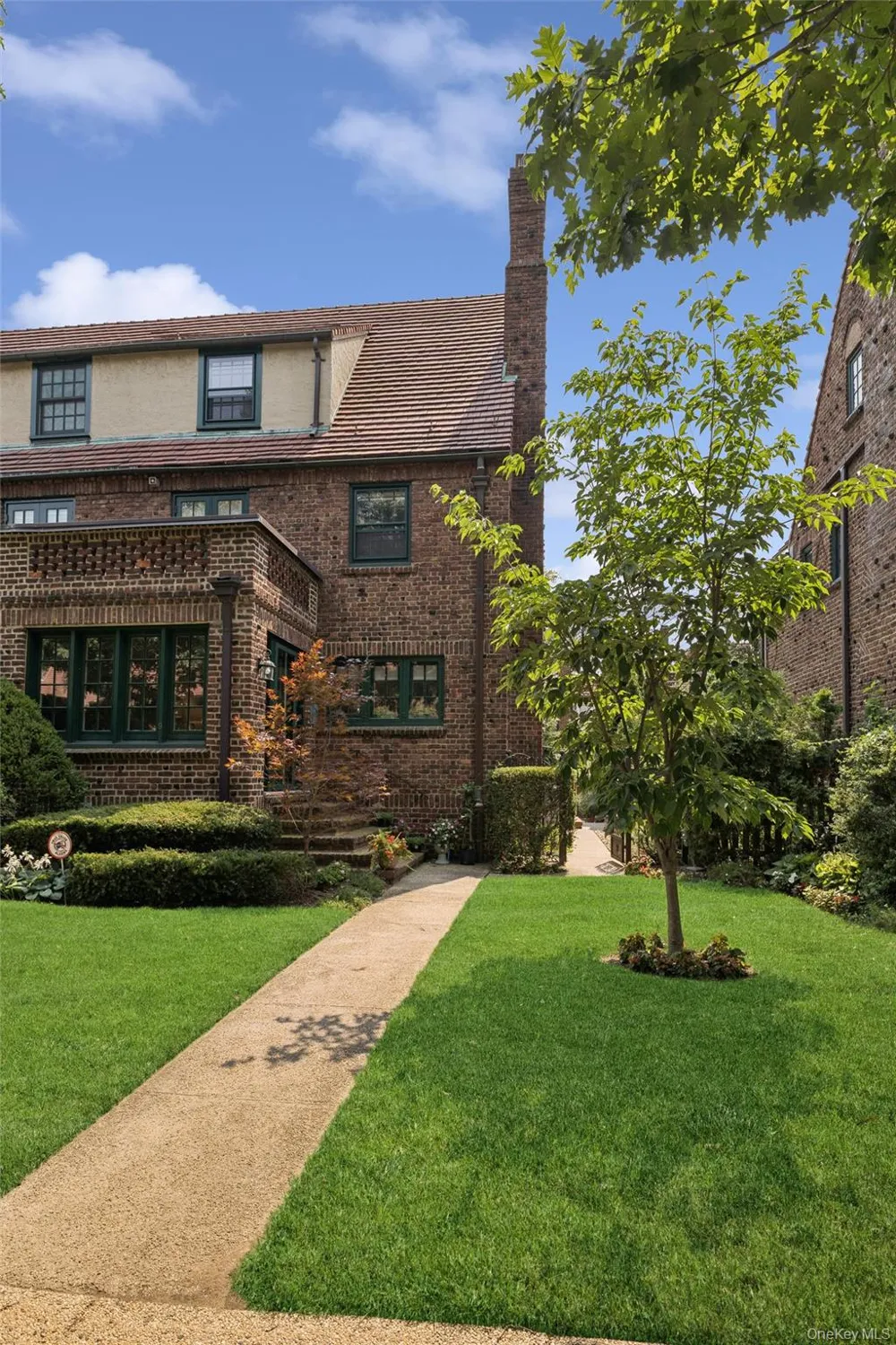 9 Whitson Street Forest Hills, NY 11375