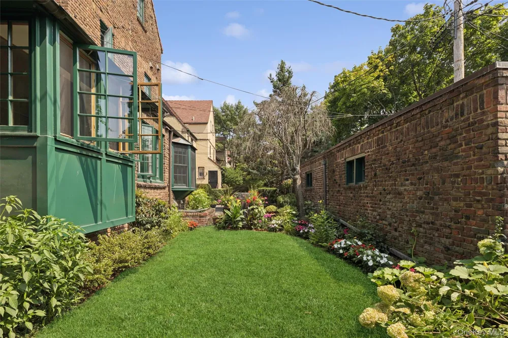 9 Whitson Street Forest Hills, NY 11375