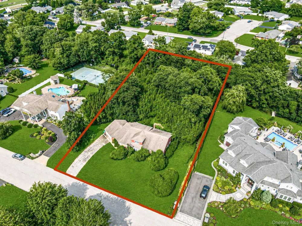 893 Gardiner Drive Bay Shore, NY 11706