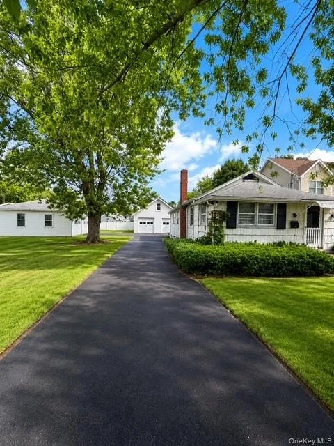 39 Cleveland Street Patchogue, NY 11772