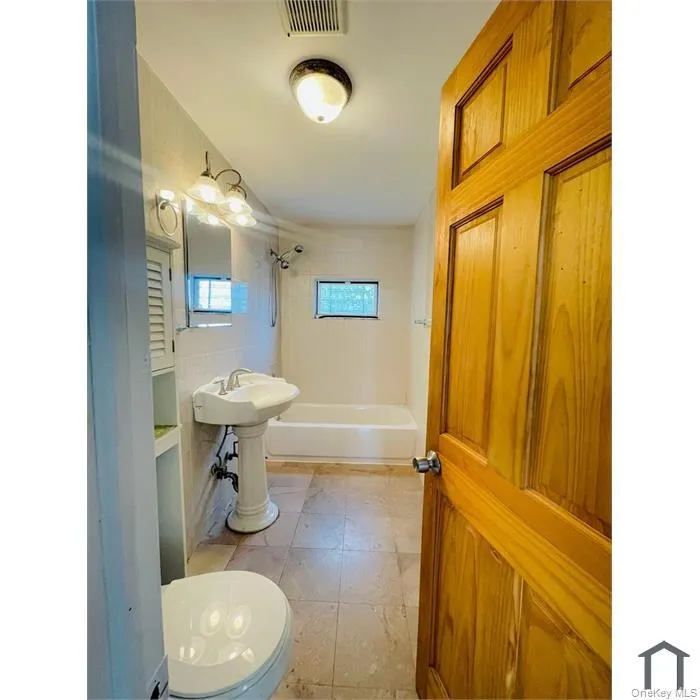 91-15 82nd Street #2nd FL Woodhaven, NY 11421