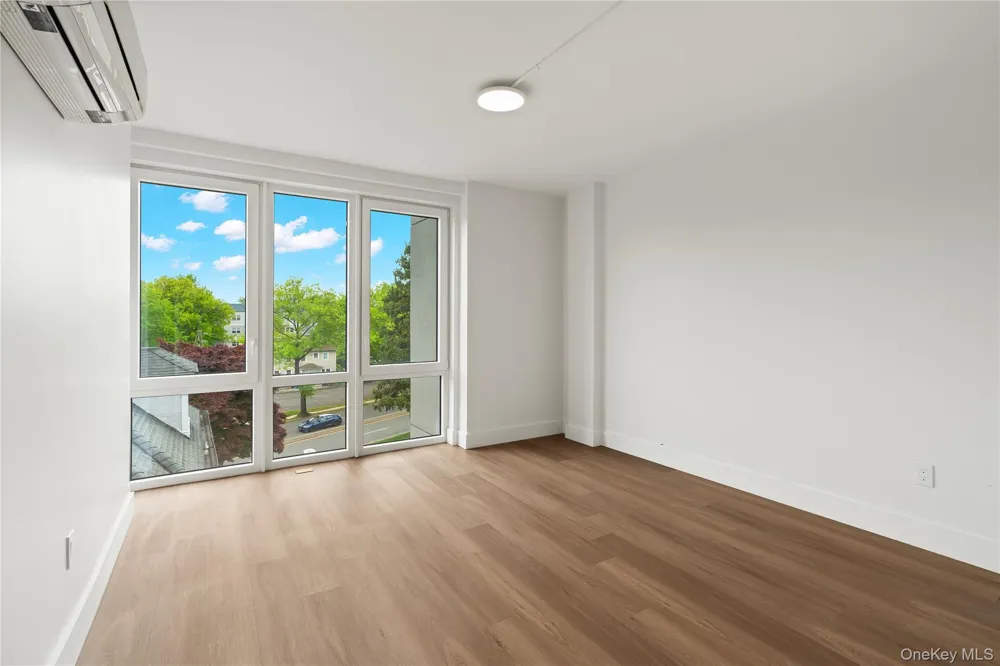 1 Lyon Place #411 White Plains, NY 10601