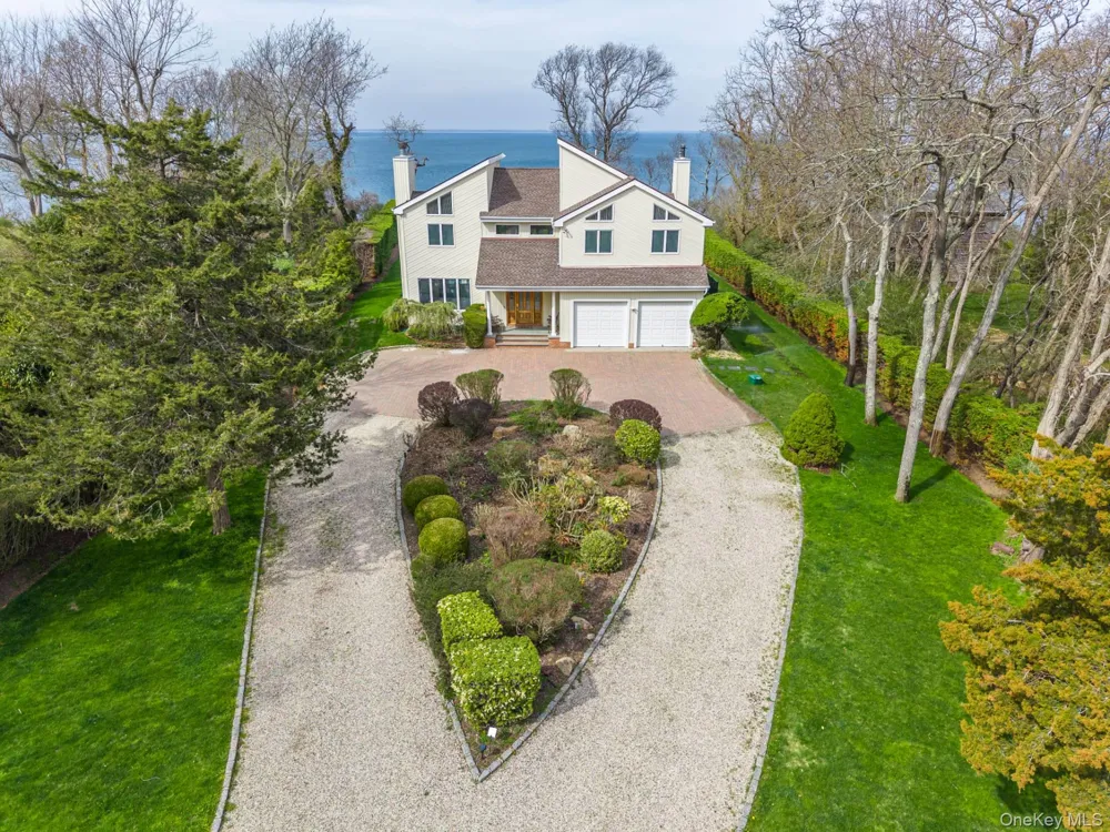 16125 Soundview Avenue Southold, NY 11971