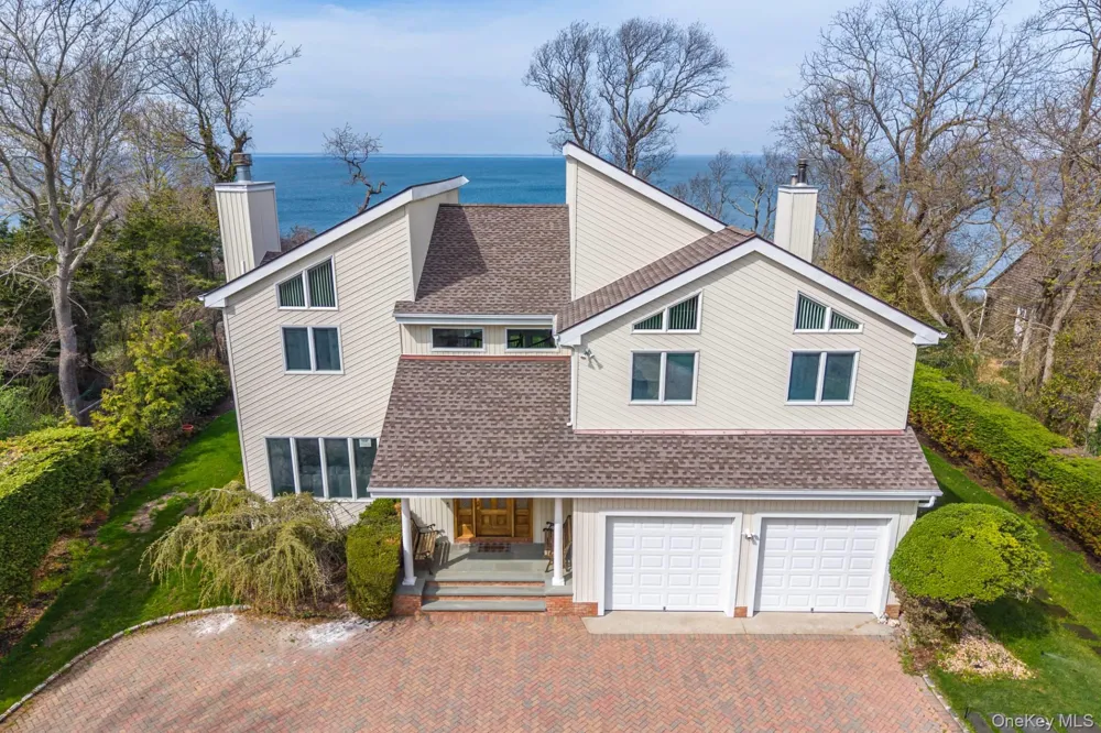 16125 Soundview Avenue Southold, NY 11971