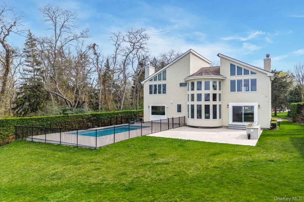16125 Soundview Avenue Southold, NY 11971