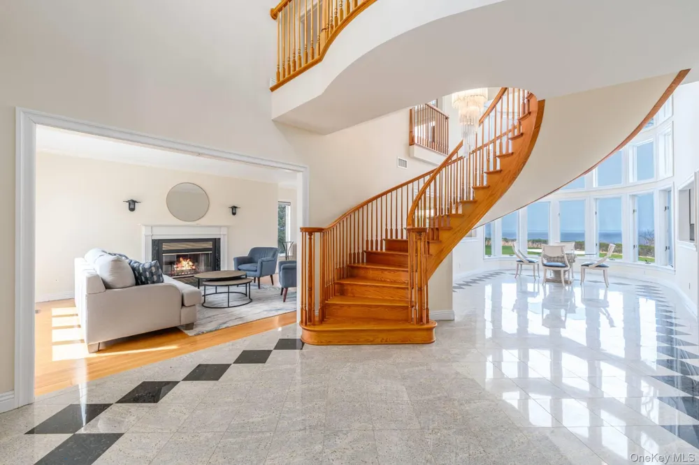16125 Soundview Avenue Southold, NY 11971