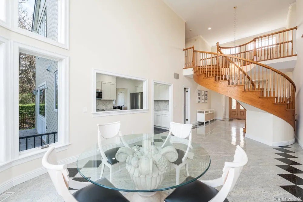 16125 Soundview Avenue Southold, NY 11971