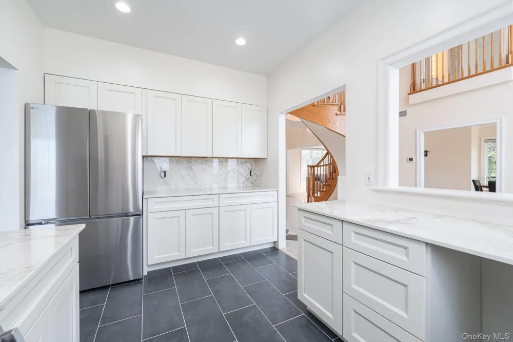 16125 Soundview Avenue Southold, NY 11971