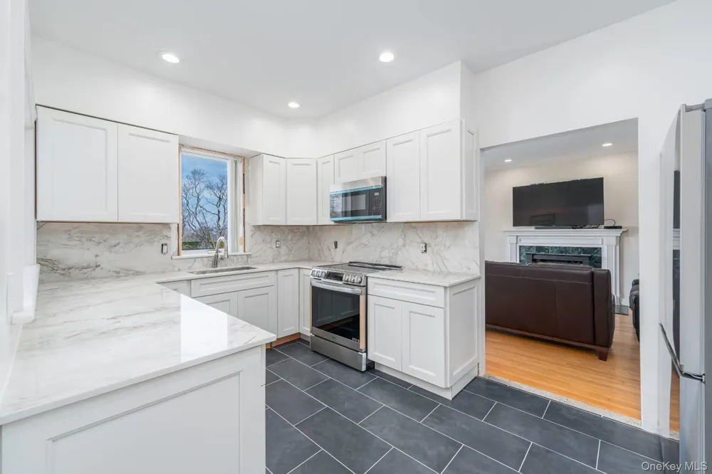 16125 Soundview Avenue Southold, NY 11971