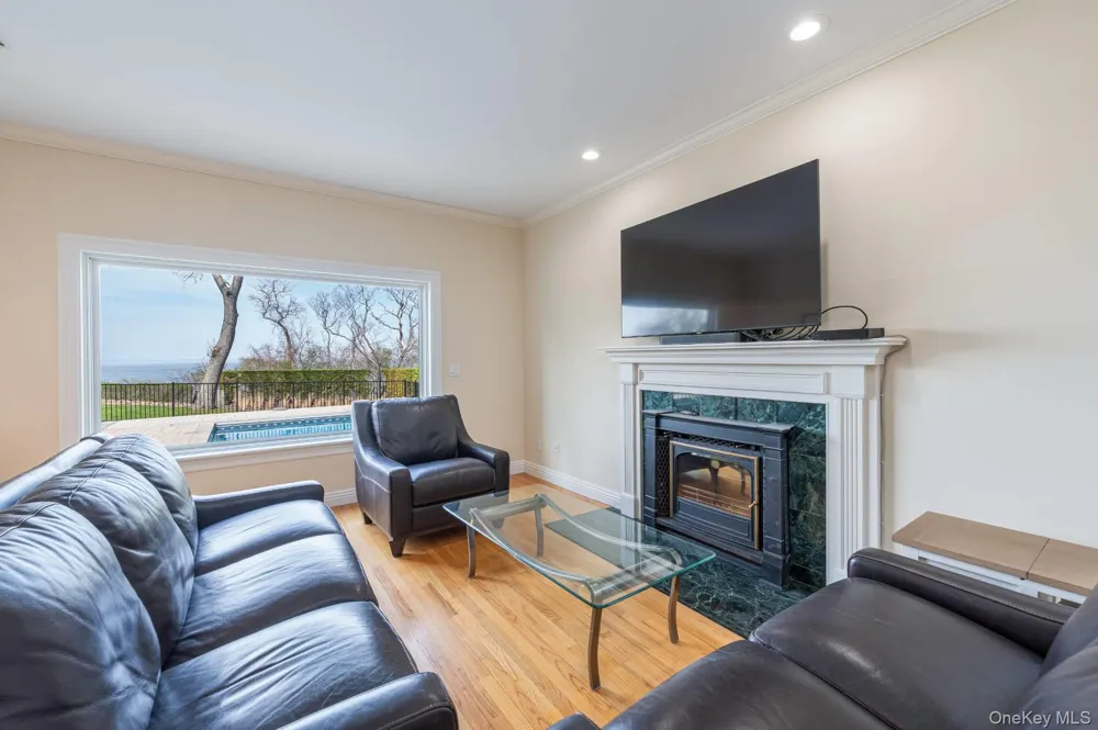16125 Soundview Avenue Southold, NY 11971