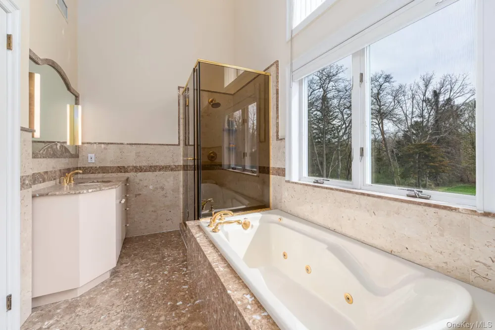 16125 Soundview Avenue Southold, NY 11971