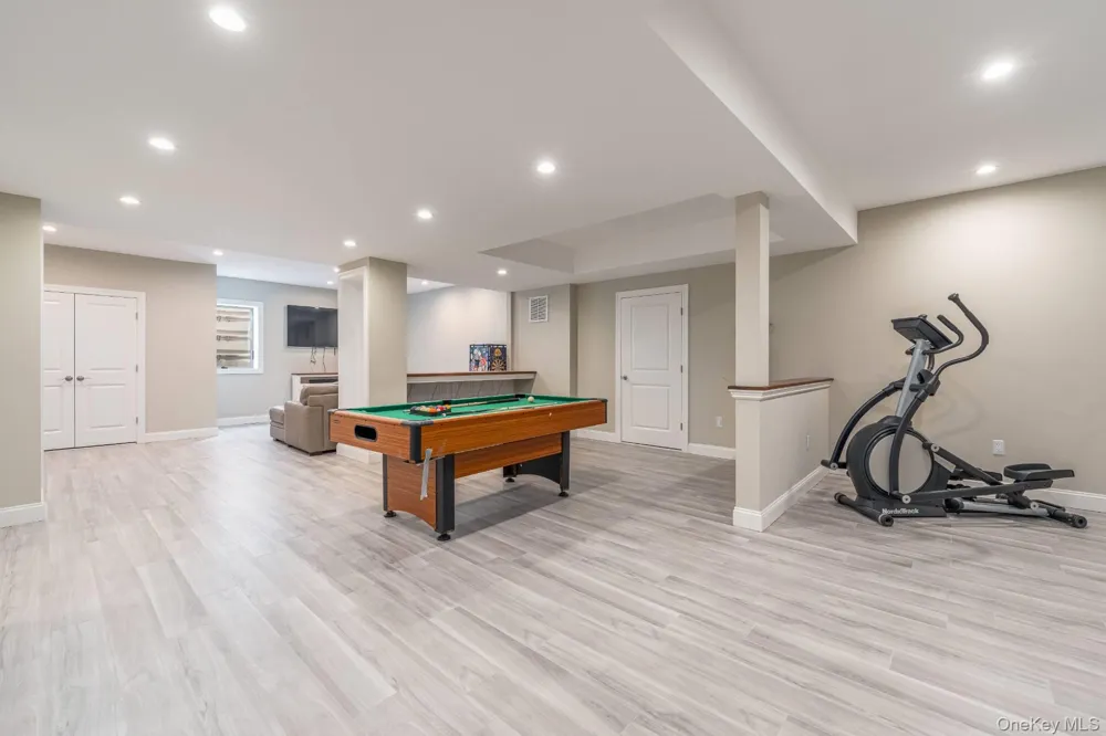 16125 Soundview Avenue Southold, NY 11971
